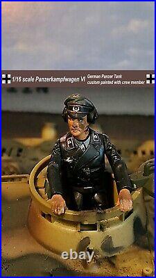 1/16 Scale WW 2 German Panzerkampfwagen VI (Completed Model withCrew Member)