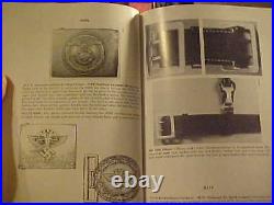 BELT BUCKLES AND BRO of the 3rd REICH. By Angolia Signed & # 6, 1st Ed 1982 Book