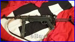 DENIX REPLICA WW2 NAZI GERMAN MP40 SUB- MACHINE GUN -USED WithLEATHER SLING