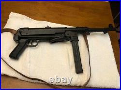 Denix WW2 German MP40 non firing metal replica with strap