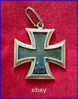 Exceptionally well crafted replica of a Ritterkreuz Knight's Cross of the Iron