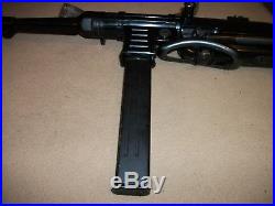 Non-Firing Replica German WWII Schmeisser Submachine Gun MP40