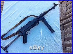 Non-Firing Replica German WWII Schmeisser Submachine Gun MP 40 Prop Gun