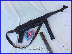 Non-Firing Replica German WWII Schmeisser Submachine Gun MP 40 Prop Gun
