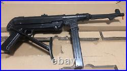 REPLICA Denix Non-firing MP40 German Sub machine Gun. NON-FIRING REPLICA