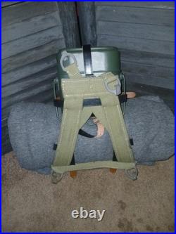 Reproduction WW2 GERMAN ARMY GREEN M31 MESS-TIN, blanket and ruck sack