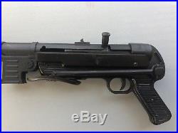 WW2 Replica German MP-40 All Metal, Action, Size and weight correct