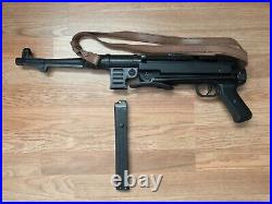 WWII German MP-40 Submachine Gun Non Firing Metal Replica